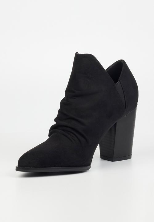 Butterfly Opal 1 Black Ladies Blockheel Shoot - Image 3