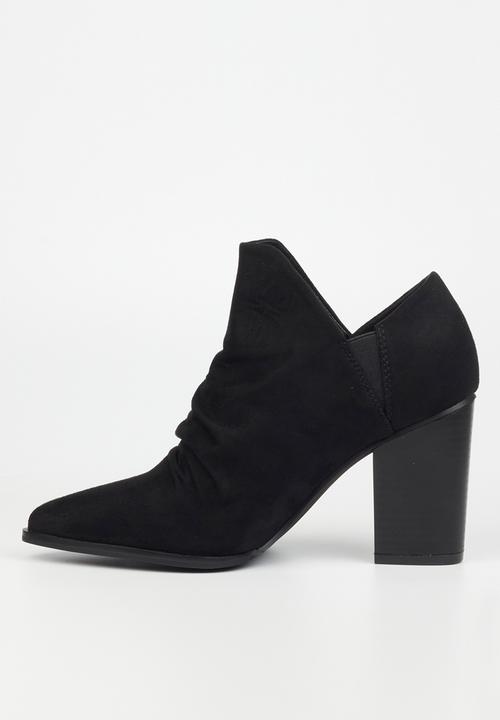 Butterfly Opal 1 Black Ladies Blockheel Shoot - Image 4