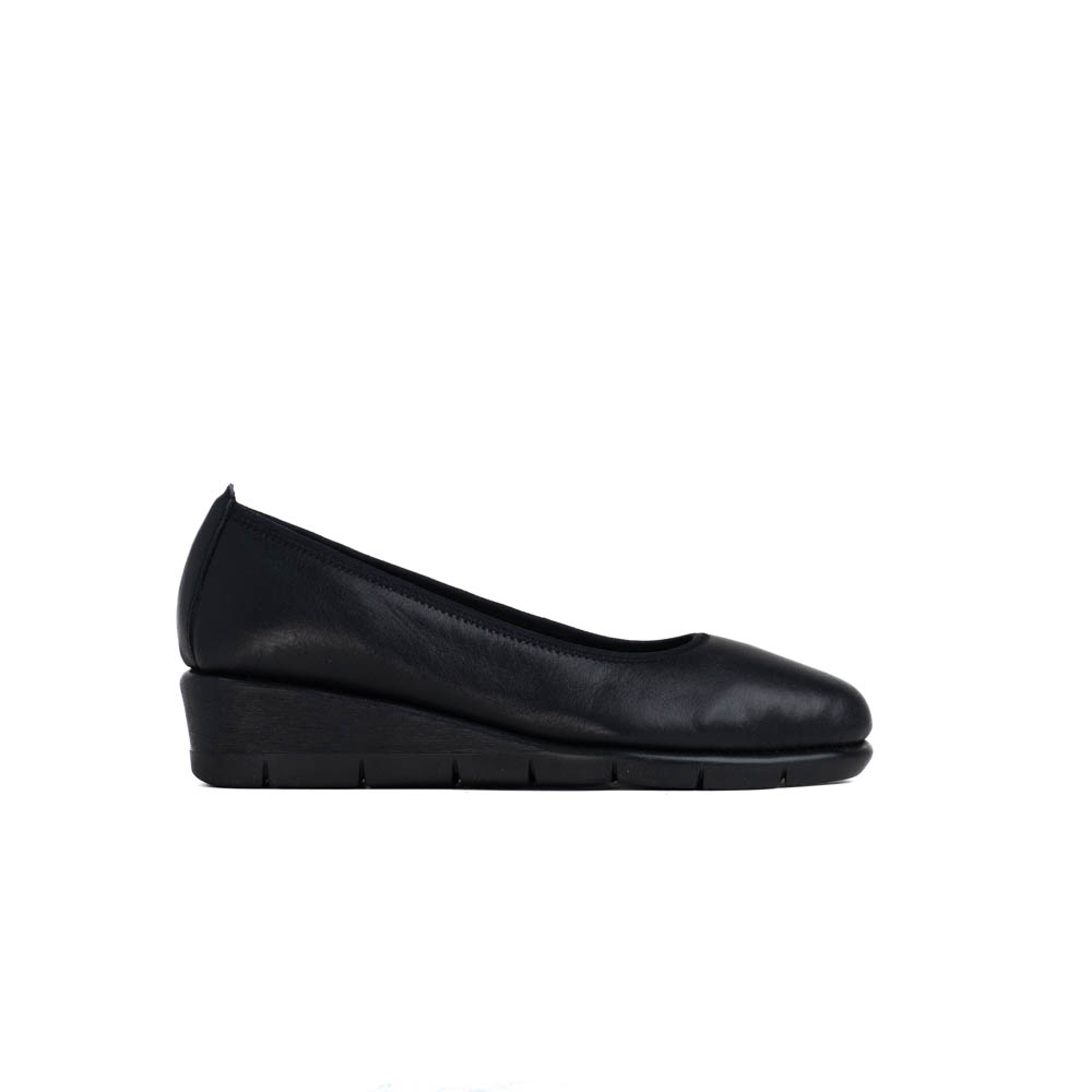 Hush Puppies Gracen Black Leather Ladies Wedge - Image 2
